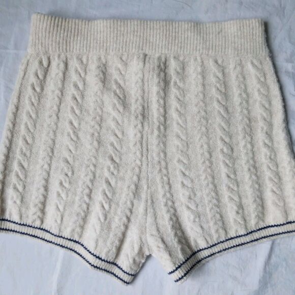 Victoria's Secret Pink Cable Knit Shorts Ivory Navy Preppy Womens Medium - Picture 8 of 9